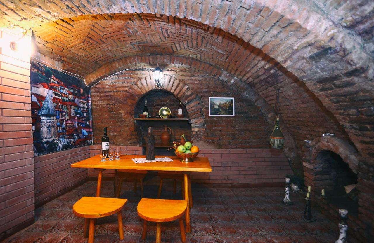 Apartment On Freedom Square Diuma Street Tbilisi Ngoại thất bức ảnh