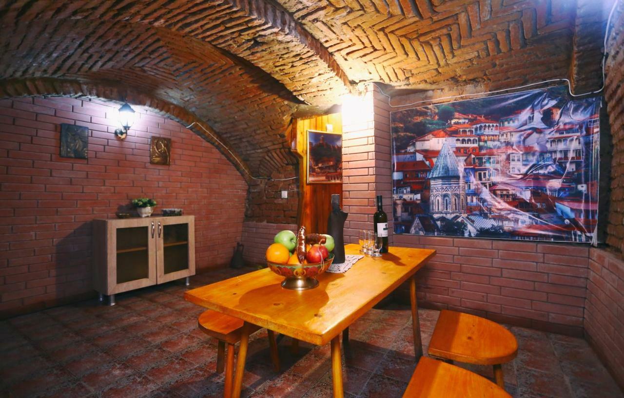 Apartment On Freedom Square Diuma Street Tbilisi Ngoại thất bức ảnh